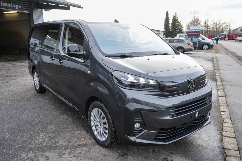 Foto vom Peugeot Traveller Blue HDI AT8 L3 